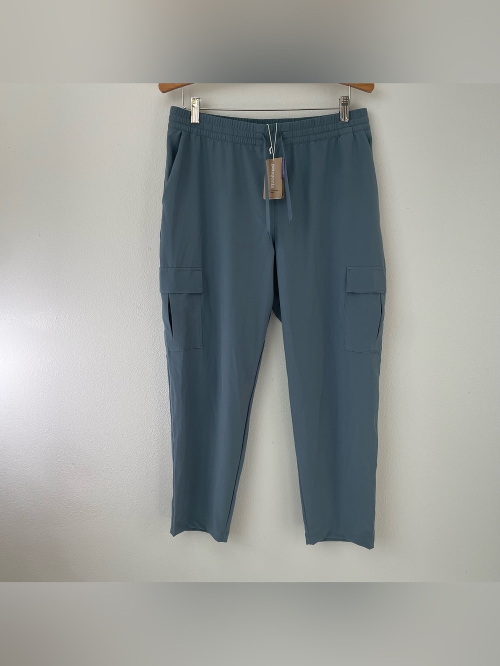 NEW Patagonia Fleetwith Pants Women size M Plume Gray Tapered Gorpcore Hiking
